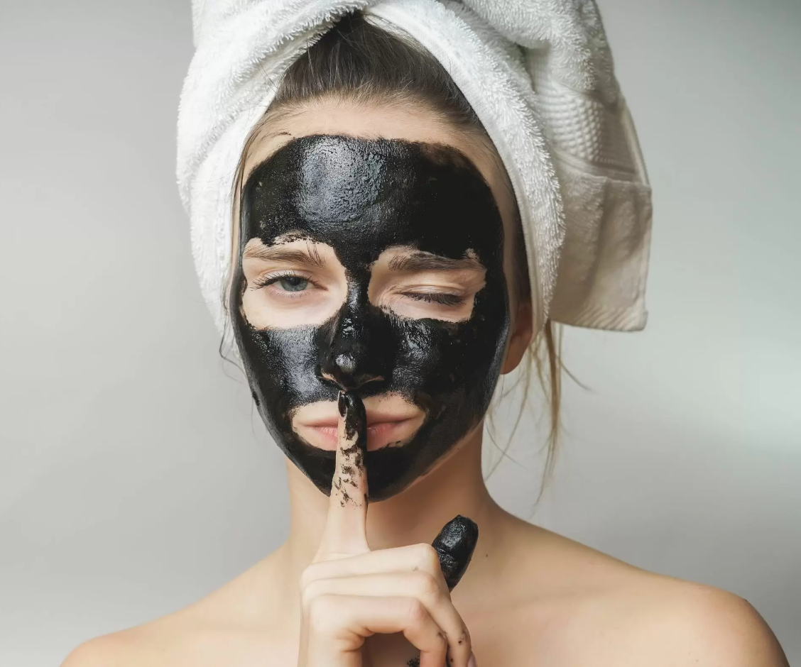 Charcoal Black Mask– Limpieza visible desde el primer día